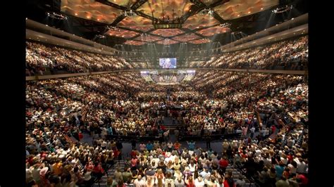 largest mega churches